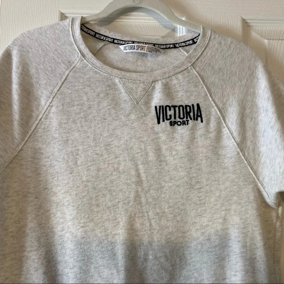 NWOT New Victoria Sport Short Sleeve Sweatshirt M - Picture 2 of 12